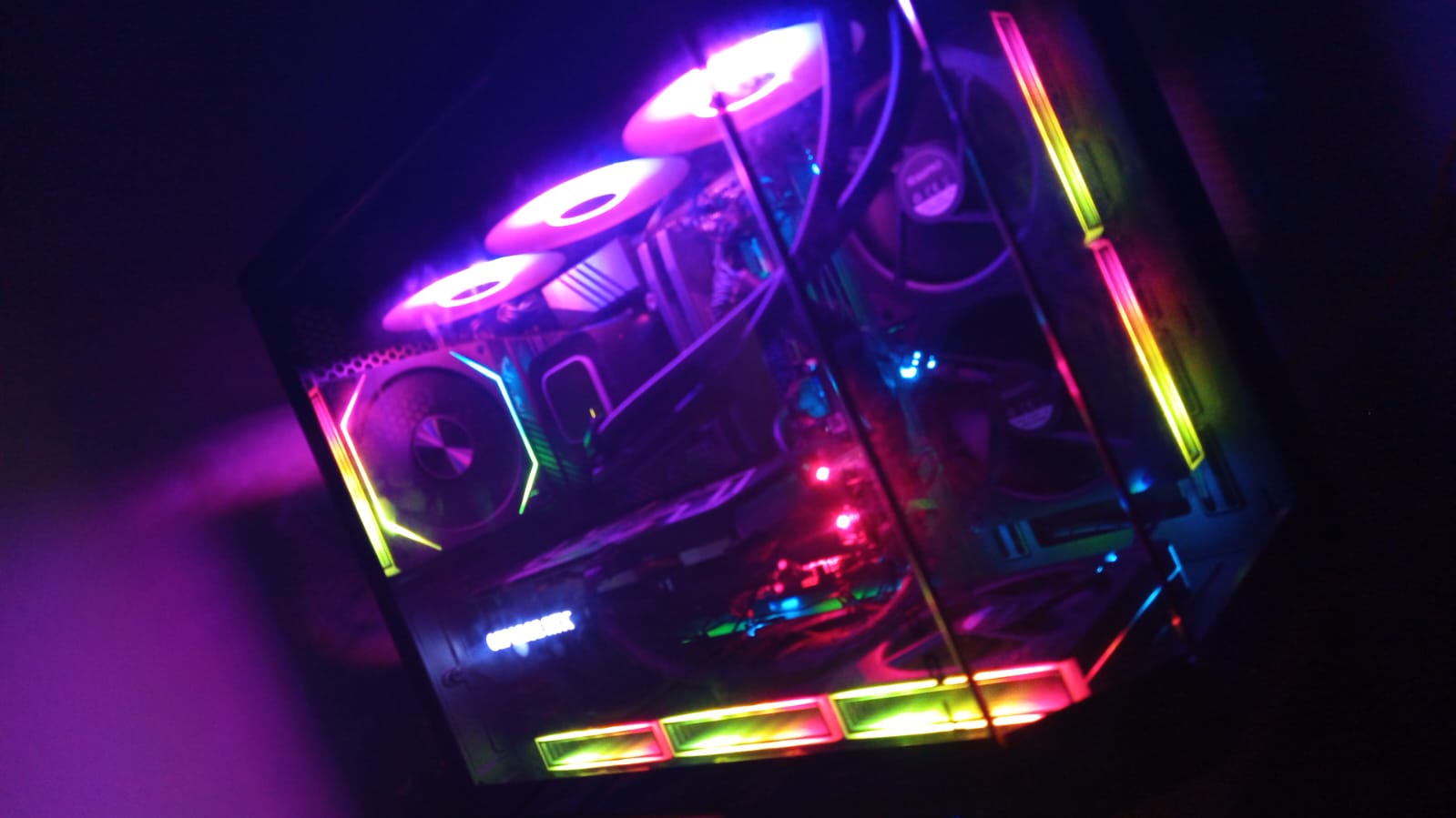 PC Build Colorido